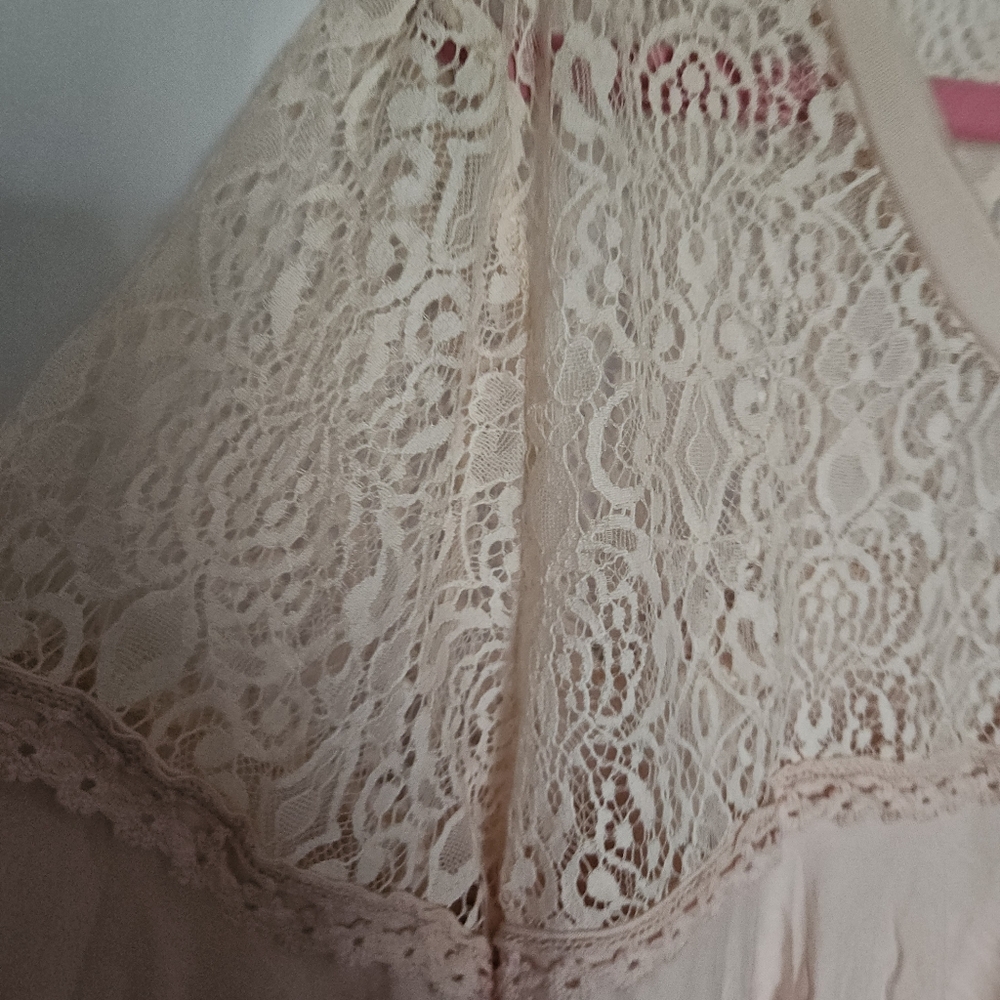 POL Elegant Lace Trimmed Light Pink Crop Top Size L NWOTs - Picture 2 of 8